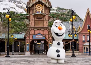 Disney introduced Olaf - a funny ...