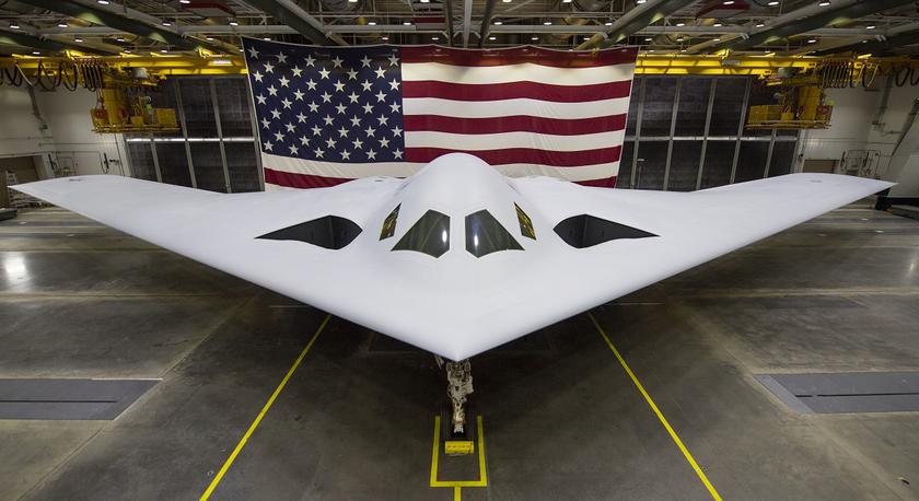 Northrop Grumman впервые запустила ядерный бомбардировщик нового поколения B-21 Raider и стала на шаг ближе к первому полёту