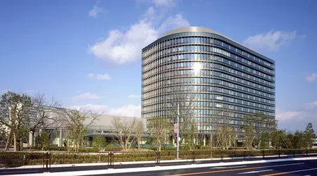 12 des 14 usines Toyota au Japon ont été contraintes de suspendre leurs activités en raison d'un manque d'espace libre sur les serveurs - la production automobile a baissé de 13 000 unités par jour.