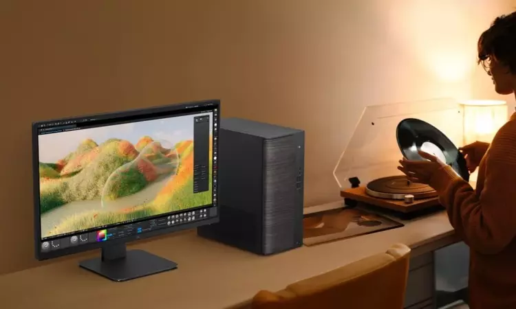 Asus V700: Когда системный блок притворяется скандинавской мебелью