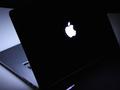 Apple может вернуть светящийся логотип-яблоко в крышке MacBook