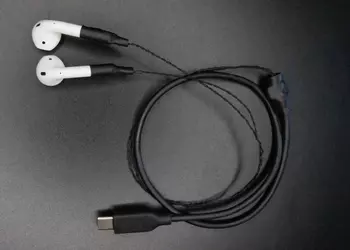 No charging required: an enthusiast has turned Apple AirPods into wired headphones with a USB-C connector