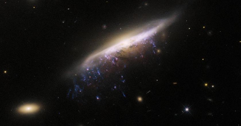Hubble сфотографировал галактическую медузу в 800 млн световых лет от Земли