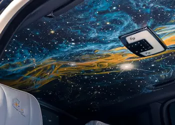 Rolls-Royce Cullinan Cosmos: потолок внедорожника превратили в произведение искусства