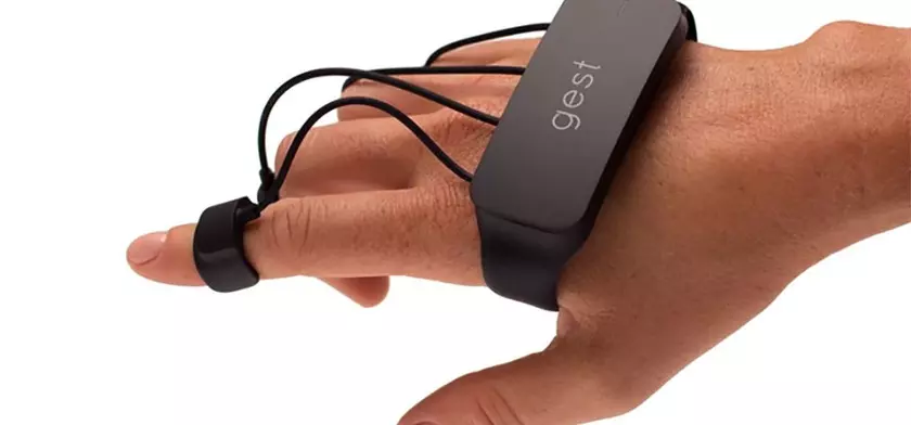 Жестовый контроллер Gest для управления компьютерами и мобильными устройствами