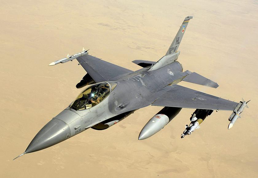 Португальские истребители F-16 уже 4 месяца охраняют небо над странами Балтии