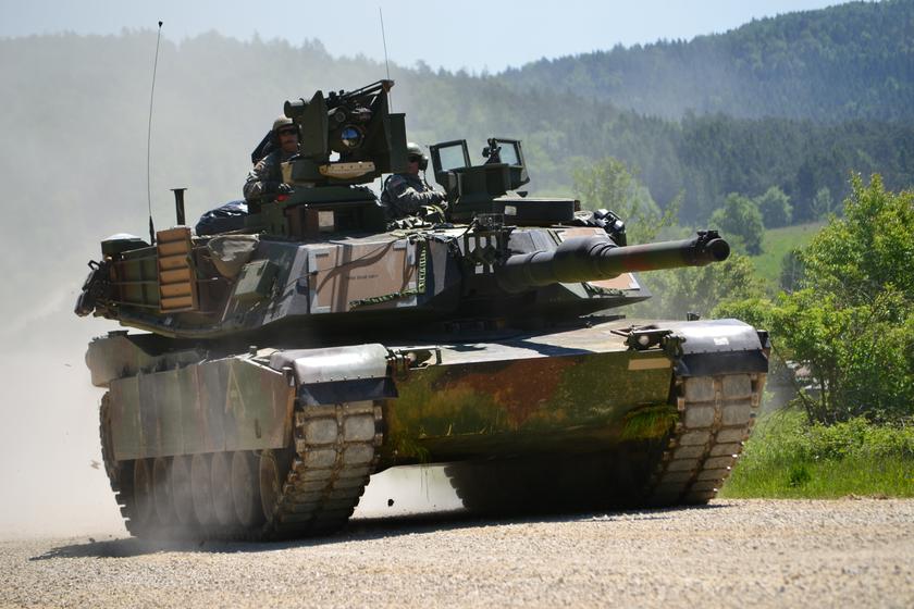 США в конце апреля отправят в Германию танки Abrams, на которых будут учится украинские военные