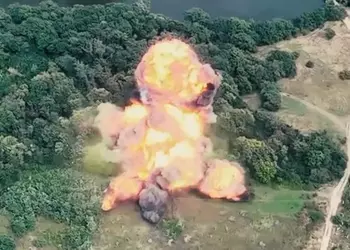 Вооружённые Силы Украины разорвали на куски российскую реактивную систему залпового огня «Град» с помощью кассетного боеприпаса