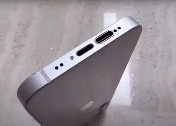 Why to choose? An enthusiast has made an iPhone with two connectors - Lightning and USB-C