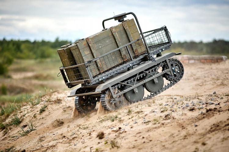 Drone terrestre ukrainien "Volya-E" équipé d'un ...