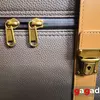 Чемодан Hisense XR10 в положении для транспортировки