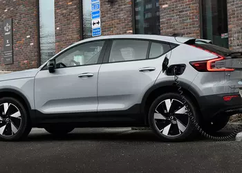 Volvo временно прекращает выпуск C40 и переименовывает несколько моделей