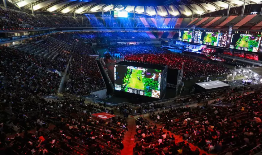 Facebook получил эксклюзивное право на трансляцию CS:GO и Dota 2