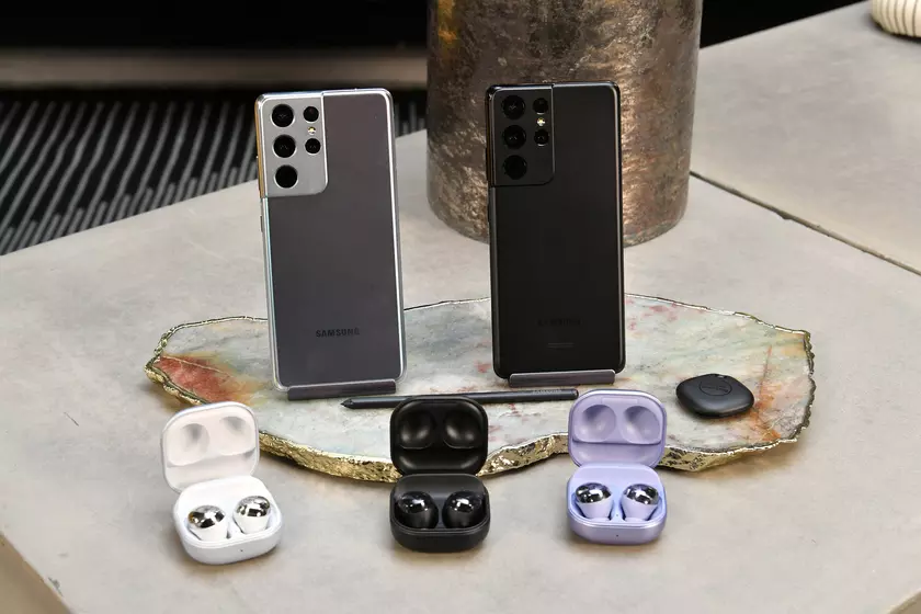 Да, в комплекте Galaxy S21 действительно нет зарядки: чего еще лишились новые флагманы Samsung