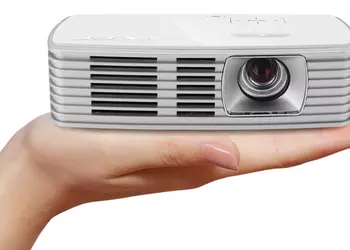 Украинский анонс сверхкомпактного LED-проектора Acer K130