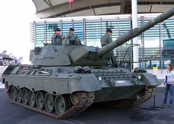 Швейцария начала расследование против компании RUAG, которая хотела продать Украине почти 100 танков Leopard 1A5