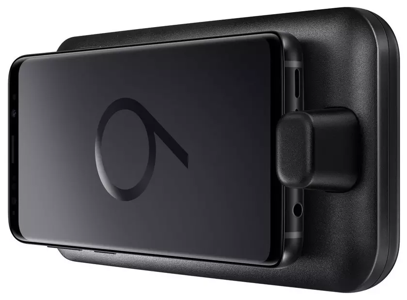 В Сети появились первые фото гаджета DeX Pad для Samsung Galaxy S9