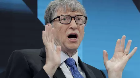 What about Microsoft? Bill Gates uses the Samsung Galaxy Fold 4 smartphone