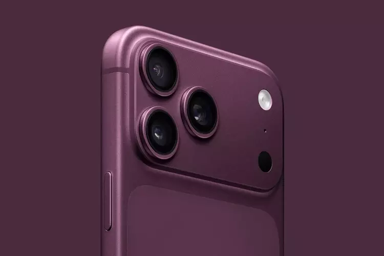 iPhone 18 Pro: вишневый цвет и «толстый» намек на новую камеру