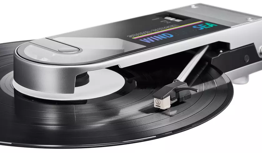 Ностальгия в стиле 80-х: Audio-Technica и Wind and Sea представляют новый виниловый плеер Sound Burger