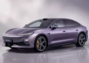 Denza Z9S: 1100 км на одном заряде и «крабовая походка» от BYD