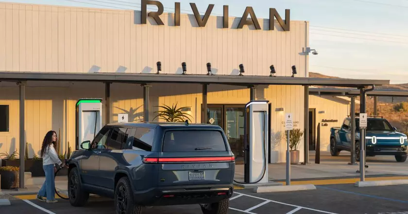 Rivian R1S и R1T: будущее электромобильного путешествия