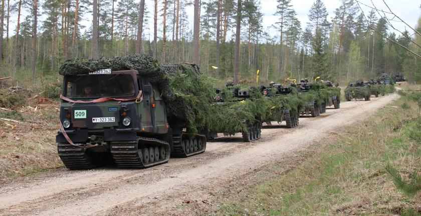 Германия отправила в Украину новый пакет военной помощи, которые включает вездеходы Bandvagn 206 и другое вооружение