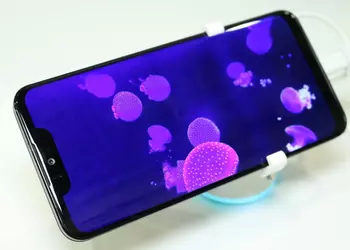 Sharp показала будущий флагман с OLED-дисплеем и «чёлкой» на IFA 2018