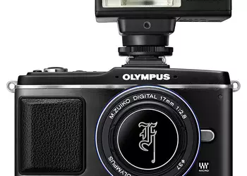 Olympus выпустил новые киты Pen E-P2 в чёрном цвете и 2 новых объектива Micro 4/3