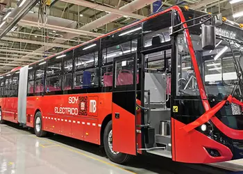 Yutong unveiled the world's first 26-metre three-section articulated electric bus