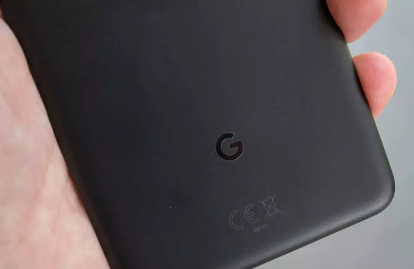 Google Pixel 3 показался на первых «живых» фотографиях