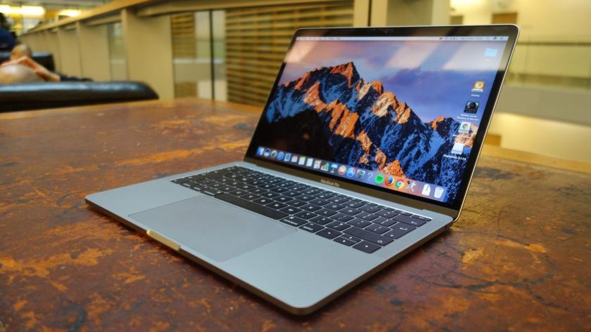 В MacBook Pro вздуваются батареи: Apple обещает бесплатно заменить аккумуляторы