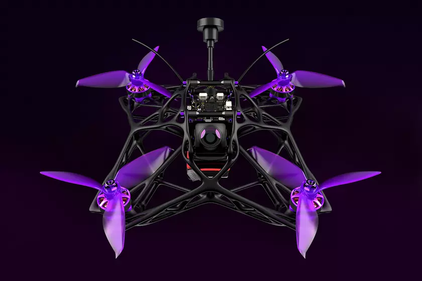 Дрон Helyx разгоняется быстрее, чем Tesla Roadster