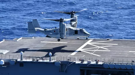 American V-22 Osprey convertible landed for the first time in history on a Japanese Maritime Self-Defence Force helicopter carrier