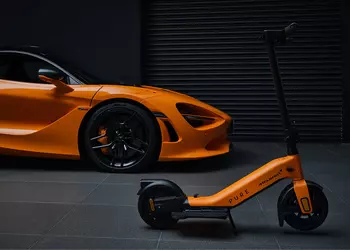 Самый дешевый McLaren: представлен электросамокат Pure x McLaren