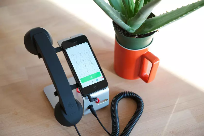 10 интересных гаджетов, которые улучшат ваш смартфон