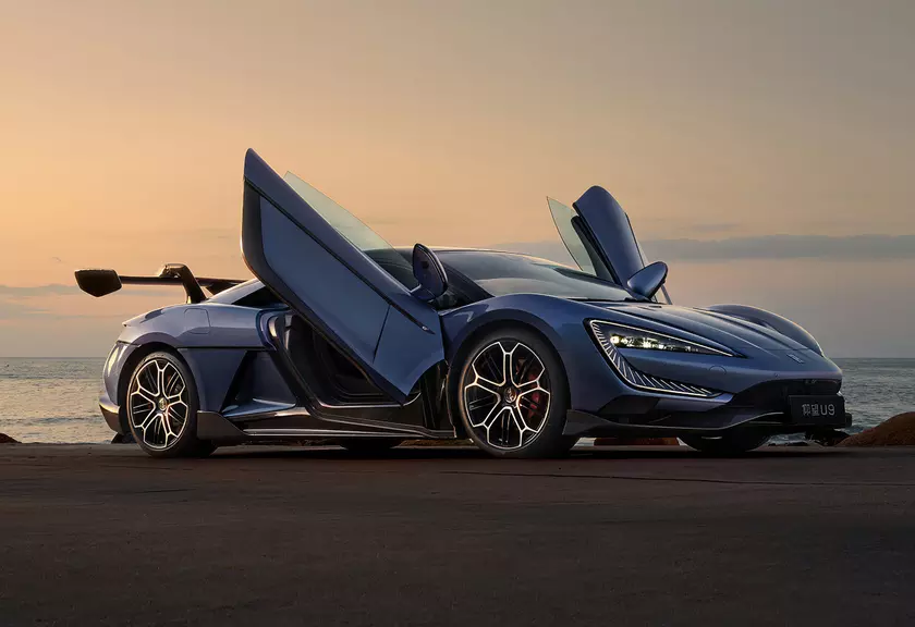 BYD показала Yangwang U9: электрический спорткар с мощноснотью 1300 л.с, разгоном до 100 км/ч за 2.36 секунды и ценой $250 000