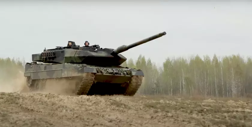 Вооружённые Силы Украины впервые показали немецкие танки Leopard 2A6 (видео)