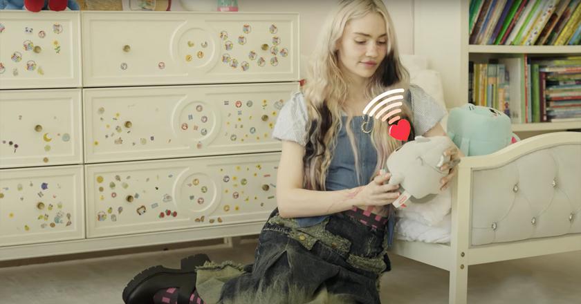 Gabbo, Grem и Grok: бывшая Илона Маска Граймс запустила серию мягких игрушек с ИИ