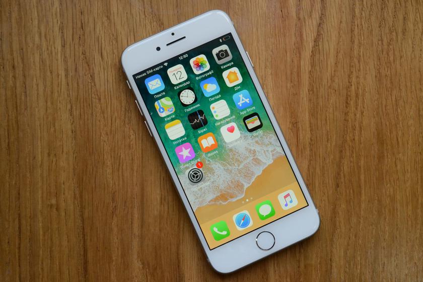 Apple начала бесплатно чинить бракованные iPhone 8