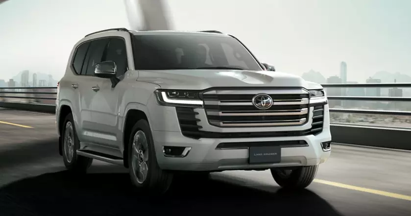 Toyota Revolutions: The Return of the Land Cruiser 300 in a New Era