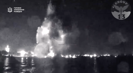 Головне управління розвідки України показало, як за допомогою морських дронів Magura V5 знищили два російські катери КС-701 "Тунець" (відео)