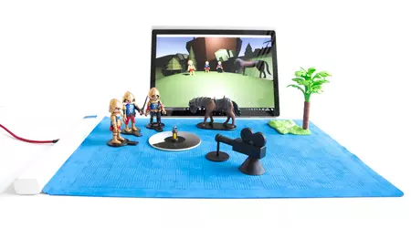 Microsoft's touch pad combines real and digital worlds