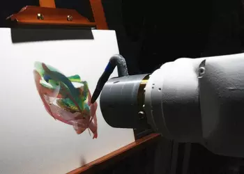 AI Painting Project: японцы создали робота-художника