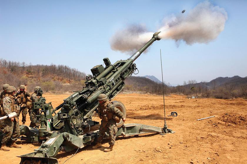 Вооружённые Силы Украины впервые показали американские гаубицы M777A2 с системой управления огнём Towed Artillery Digitalization и высокоточными снарядами Excalibur