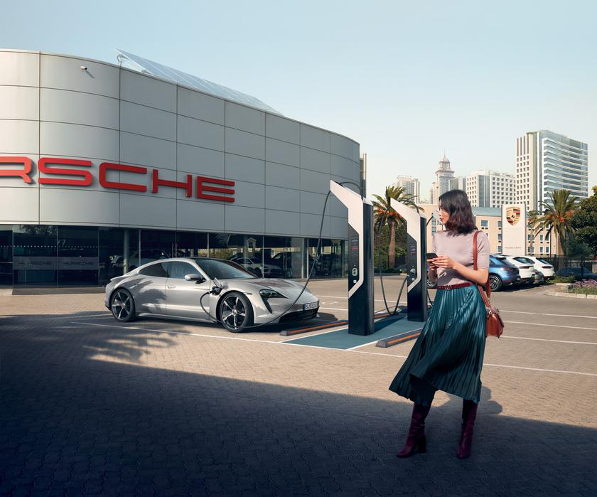 В Украине устанавливают первую сверхбыструю зарядную станцию Porsche, заряжающую Taycan от 5 до 80% за 25 минут