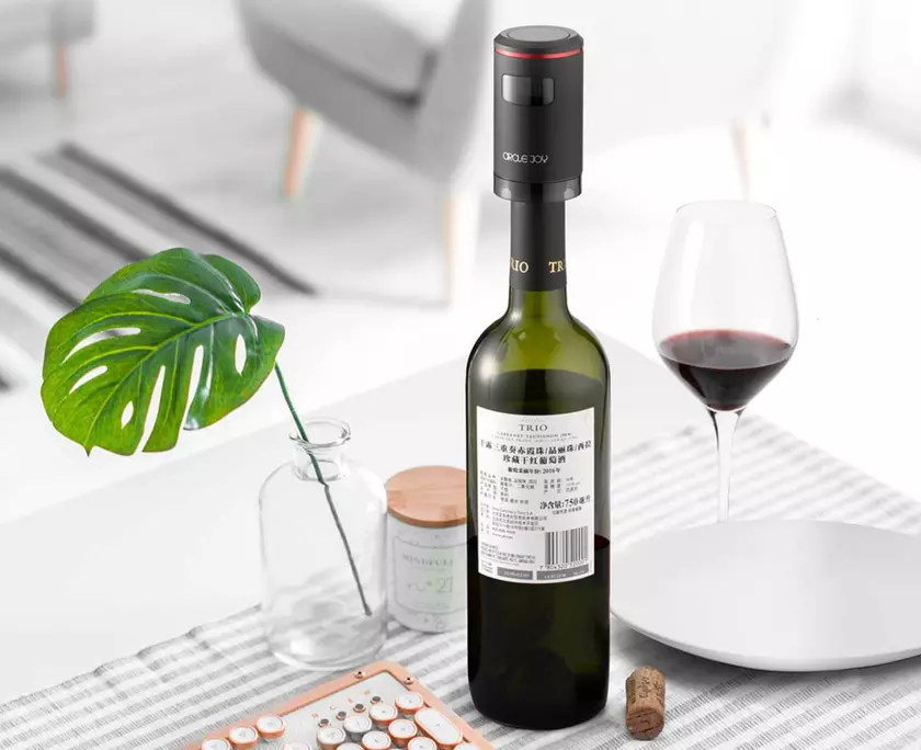 Xiaomi Circle Joy CJ-CS03: умная пробка для вина, откачивающая воздух из бутылки