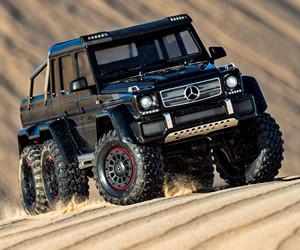 1:10 Traxxas TRX-6 Scale and Trail Crawler with Mercedes-Benz G 63 AMG 6x6 Body