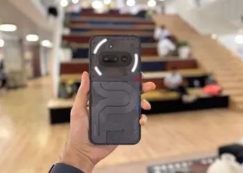 Узнаваемый и элегантный: дизайнер показал, как может выглядеть Nothing Phone (3a)