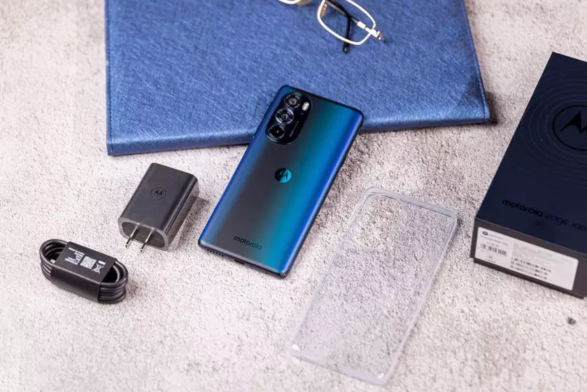 Motorola представила специальную версию Moto Edge X30 с подэкранной камерой на 60 МП и Snapdragon 8 Gen1 по цене $630